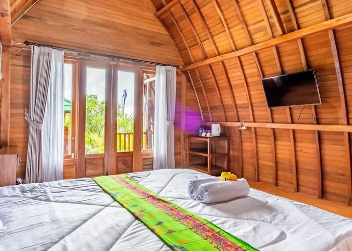 Sandan Agsro Kamar Kayu * Kintamani