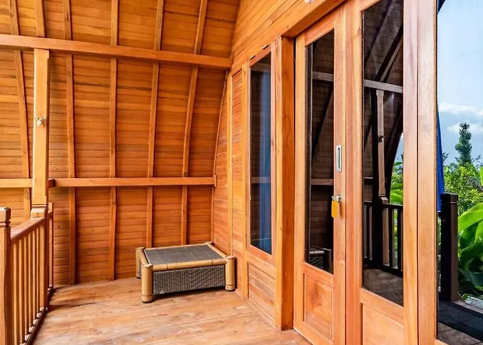 ベッド・アンド・ブレックファスト Sandan Agsro Kamar Kayu *